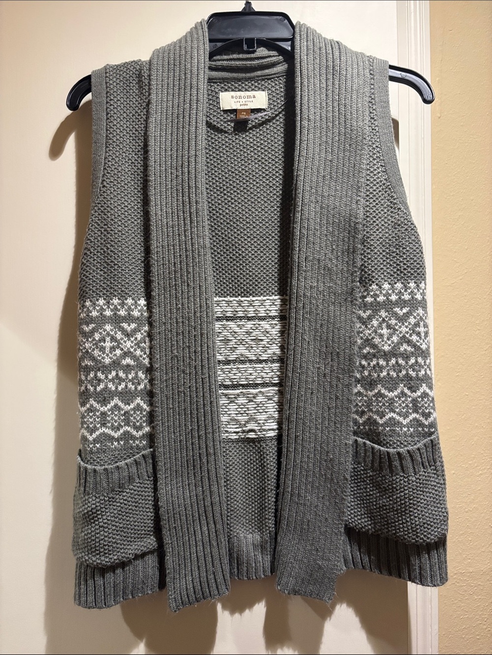 Sonoma Gray Knit Open-Front Sleeveless Cardigan with Patterned Panels